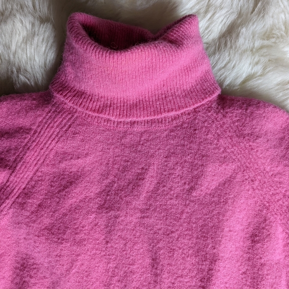 EUC J. Crew Side Slit Supersoft Turtleneck Sweater in Intense Pink - Picture 9 of 16
